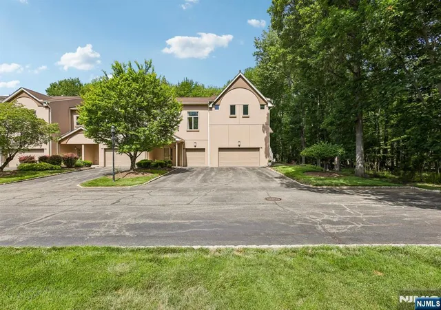 3rd image of 40 Rio Vista Dr, Allendale, NJ 07401 | MLS# 26020999