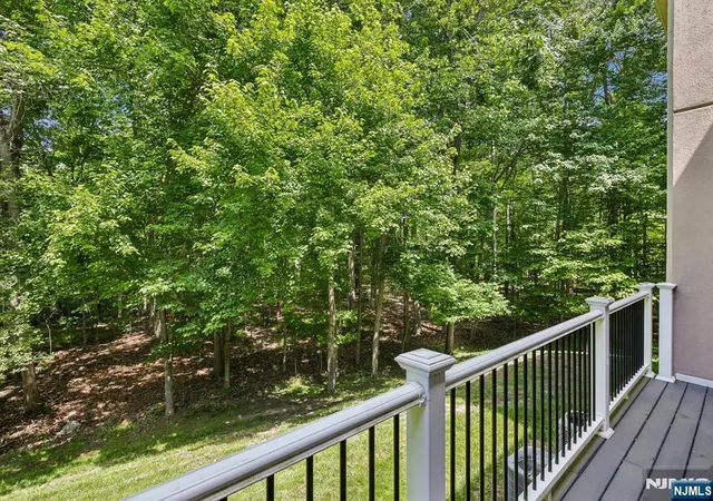 33rd image of 40 Rio Vista Dr, Allendale, NJ 07401 | MLS# 26020999