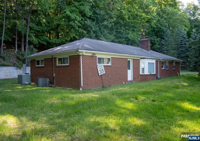 2nd image of 45 Peters Ln, North Haledon, NJ 07508 | MLS# 26021000