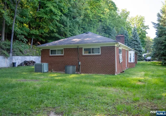 Photo 3 of House for sale at 45 Peters Ln, North Haledon, NJ 07508 | MLS# 26021000 | Listing updated on 2026-08-01