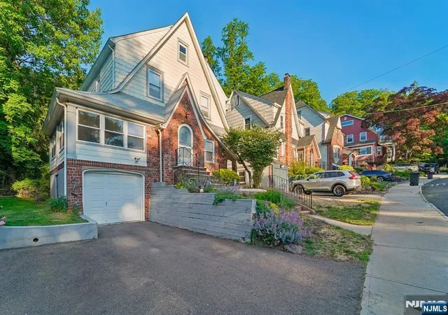 Homes for sale in West Orange, NJ | 124 Walker Rd, West Orange, NJ 07052 | MLS# 26021006
