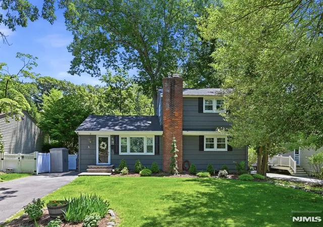 3rd image of 36 Calumet Ave, Oakland, NJ 07436 | MLS# 26021017