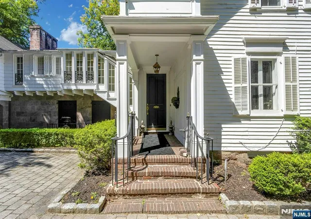 Homes for sale in Saddle River, NJ | 9 Saddle River Rd, Saddle River, NJ 07458 | MLS# 26021031