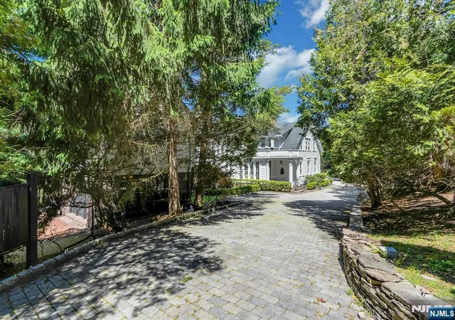 Homes for sale in Saddle River, NJ | 9 Saddle River Rd, Saddle River, NJ 07458 | MLS# 26021031