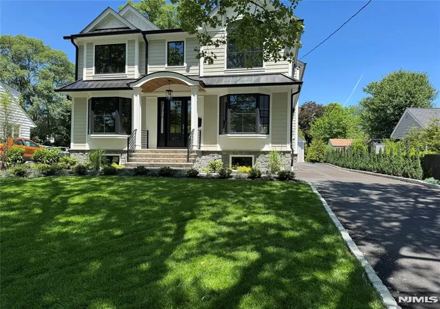 Homes for sale in Ridgewood, NJ | 671 Delaware Ave, Ridgewood, NJ 07450 | MLS# 26021038