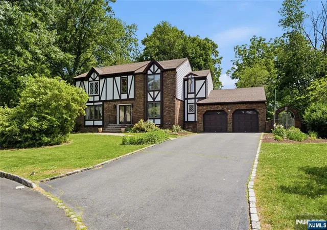 35th image of 2 Woodside Ave, West Caldwell, NJ 07006 | MLS# 26021056