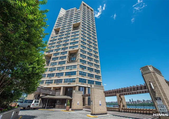 Homes for sale in Guttenberg, NJ | 7004 Boulevard East #39F, Guttenberg, NJ 07093 | MLS# 26021063