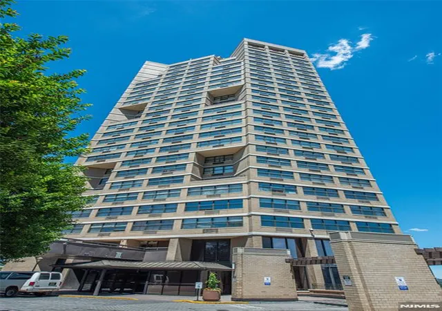 Homes for sale in Guttenberg, NJ | 7004 Boulevard East #39F, Guttenberg, NJ 07093 | MLS# 26021063
