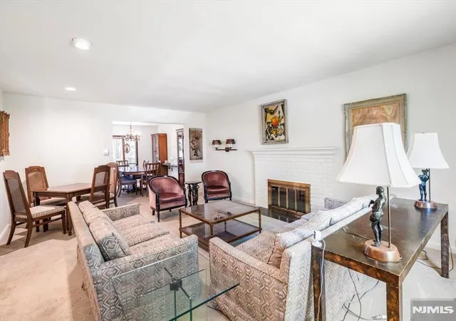 Homes for sale in Teaneck, NJ | 250 Briarcliffe Rd, Teaneck, NJ 07666 | MLS# 26021109