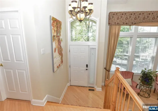 4th image of 3 Skyview Dr, Haledon, NJ 07508