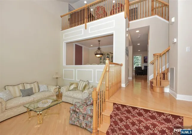 5th image of 3 Skyview Dr, Haledon, NJ 07508