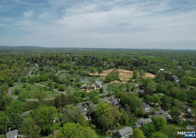 Photo 18 of Sale Pending at 820 E Broad St, Westfield, NJ 07090 | MLS# 26021159 | Listing updated on 2026-10-05