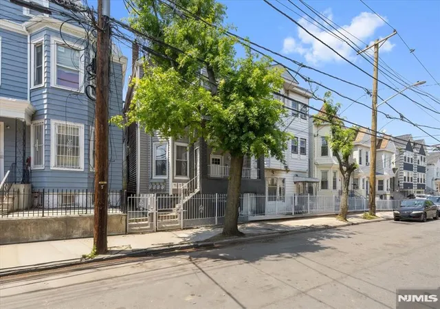 4th image of 164 Parker St, Newark, NJ 07104 | MLS# 26021161