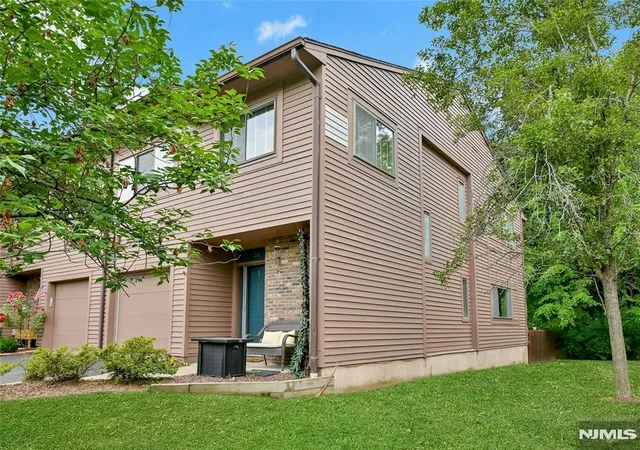 Homes for sale in Twp Of Washington, NJ | 211 Yorktowne Ct #211F, Twp Of Washington, NJ 07676 | MLS# 26021232