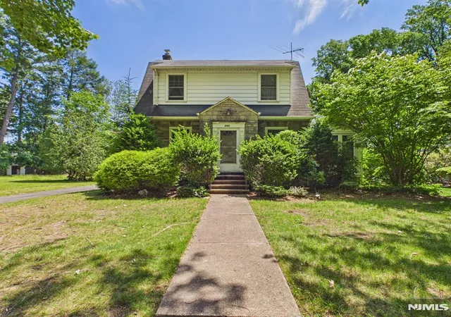 Homes for sale in Oradell, NJ | 440 Grove St, Oradell, NJ 07649 | MLS# 26021268