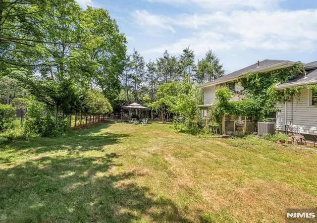 Homes for sale in Closter, NJ | 310 Ruckman Rd, Closter, NJ 07624 | MLS# 26021293
