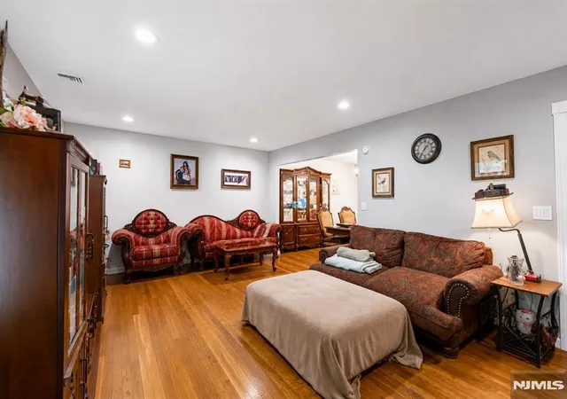 Homes for sale in Closter, NJ | 310 Ruckman Rd, Closter, NJ 07624 | MLS# 26021293