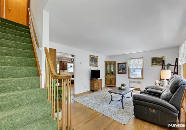 Photo 4 of Sale Pending at 123 Chapel Rd, Mahwah, NJ 07430 | MLS# 26021325 | Listing updated on 2026-06-26