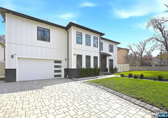 Homes for sale in Paramus, NJ | 66 Knollwood Dr, Paramus, NJ 07652 | MLS# 26021390