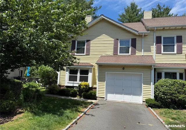 Homes for sale in Fair Lawn, NJ | 6 Chris Ct #6, Fair Lawn, NJ 07410 | MLS# 26021396