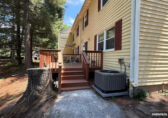 Homes for sale in Fair Lawn, NJ | 6 Chris Ct #6, Fair Lawn, NJ 07410 | MLS# 26021396