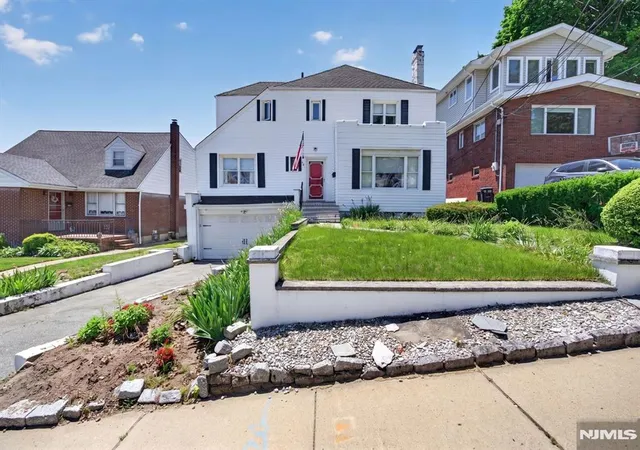 image of 25 Cresthill Ave, Clifton, NJ 07012 | MLS# 26021423