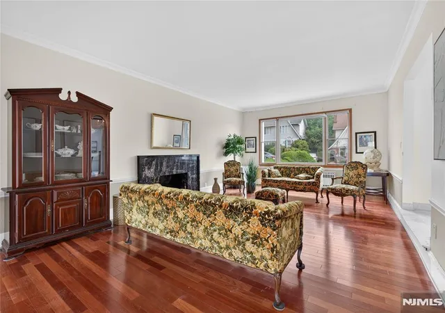 image of 25 Cresthill Ave, Clifton, NJ 07012 | MLS# 26021423