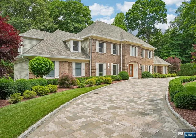 Homes for sale in Franklin Lakes, NJ | 807 Sussex Rd, Franklin Lakes, NJ 07417 | MLS# 26021487