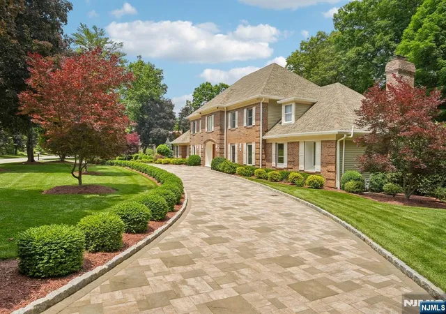 Homes for sale in Franklin Lakes, NJ | 807 Sussex Rd, Franklin Lakes, NJ 07417 | MLS# 26021487