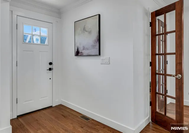 3rd image of 34 Cloverhill Pl, Montclair, NJ 07042 | MLS# 26021498