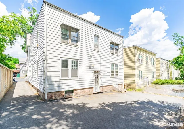 4th image of 126 Scofield St, Newark, NJ 07106 | MLS# 26021500