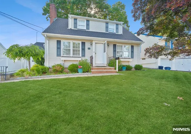 Homes for sale in Hawthorne, NJ | 36 Woodside Ave, Hawthorne, NJ 07506 | MLS# 26021503