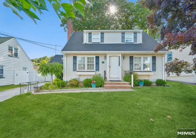 Homes for sale in Hawthorne, NJ | 36 Woodside Ave, Hawthorne, NJ 07506 | MLS# 26021503