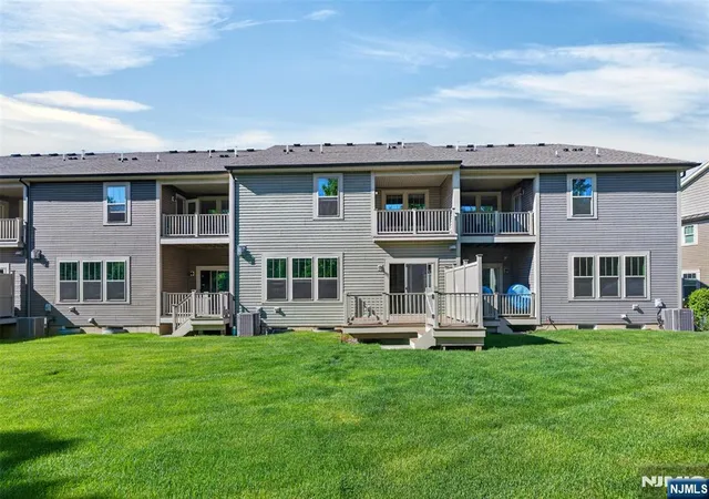 Homes for sale in Woodcliff Lake, NJ | 18 Winfield Dr #802, Woodcliff Lake, NJ 07677 | MLS# 26021554