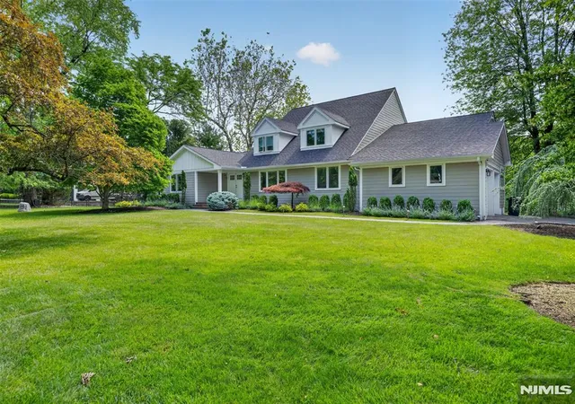Homes for sale in Upper Saddle River, NJ | 22 Glen Carl Rd, Upper Saddle River, NJ 07458 | MLS# 26021556