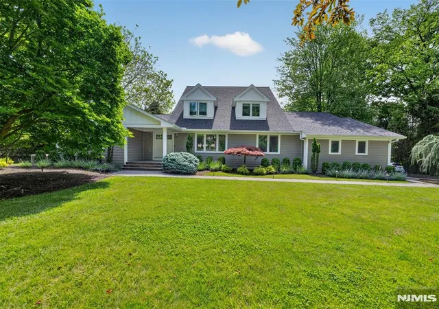 Homes for sale in Upper Saddle River, NJ | 22 Glen Carl Rd, Upper Saddle River, NJ 07458 | MLS# 26021556
