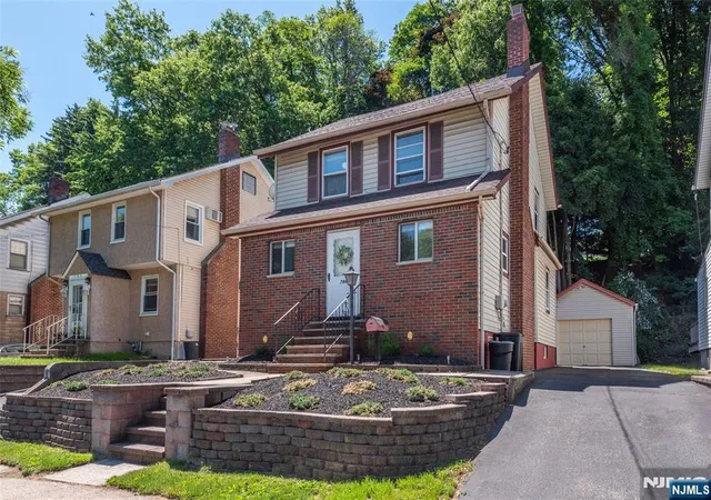 Photo 2 of Sale Pending at 786 Broad St, Bloomfield, NJ 07003 | MLS# 26021570 | Listing updated on 2026-08-28