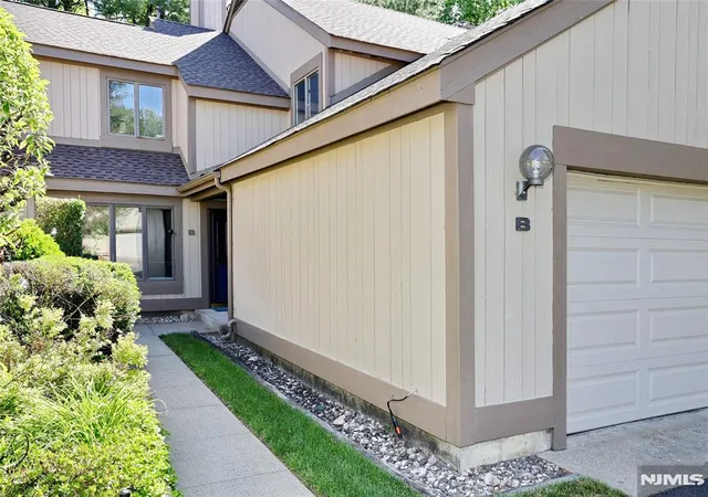 Homes for sale in Wyckoff, NJ | 504 Aspen Ln #5042, Wyckoff, NJ 07481 | MLS# 26021580