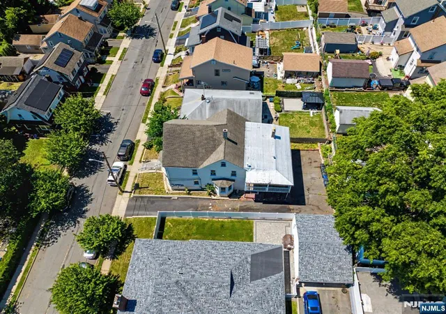 Photo 3 of Sale Pending at 133 Mount Prospect Ave, Belleville, NJ 07109 | MLS# 26021628 | Listing updated on 2026-08-19