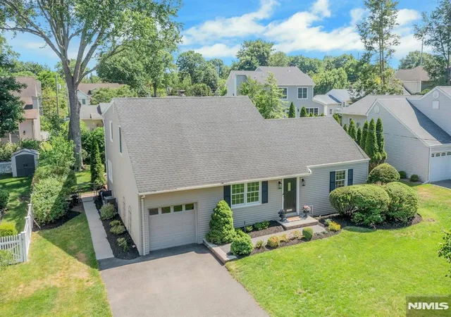 Homes for sale in Glen Rock, NJ | 65 E Gramercy Pl, Glen Rock, NJ 07452 | MLS# 26021648