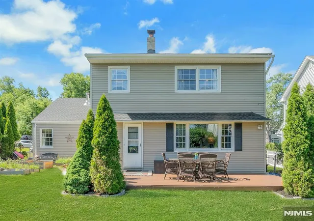 3rd image of 65 E Gramercy Pl, Glen Rock, NJ 07452 | MLS# 26021648