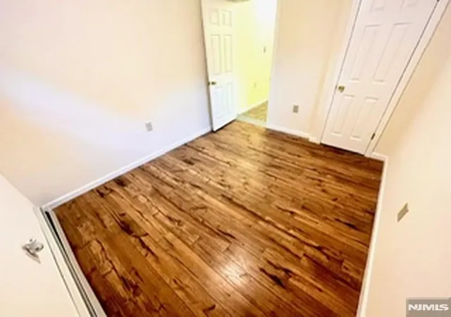 4th image of 51 Myrtle Ave, Edgewater, NJ 07107