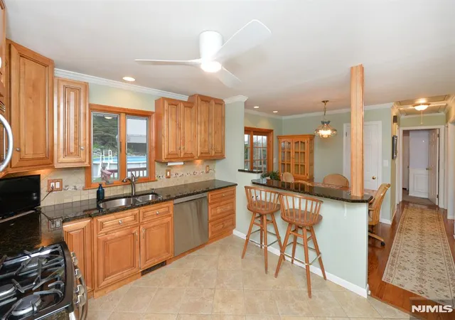 3rd image of 30 Knolls, Bloomingdale, NJ 07403 | MLS# 26021735