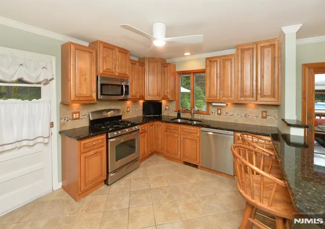 4th image of 30 Knolls, Bloomingdale, NJ 07403 | MLS# 26021735