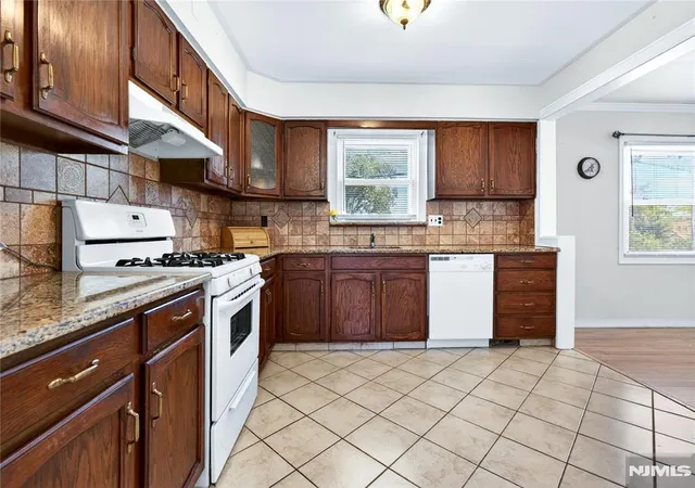 Photo 4 of Sale Pending at 12 Stony Hl Rd, Clifton, NJ 07013 | MLS# 26021749 | Listing updated on 2026-06-30