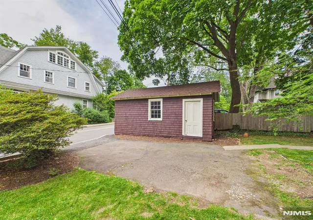 Homes for sale in Ridgewood, NJ | 41 Randolph Pl, Ridgewood, NJ 07450 | MLS# 26021773
