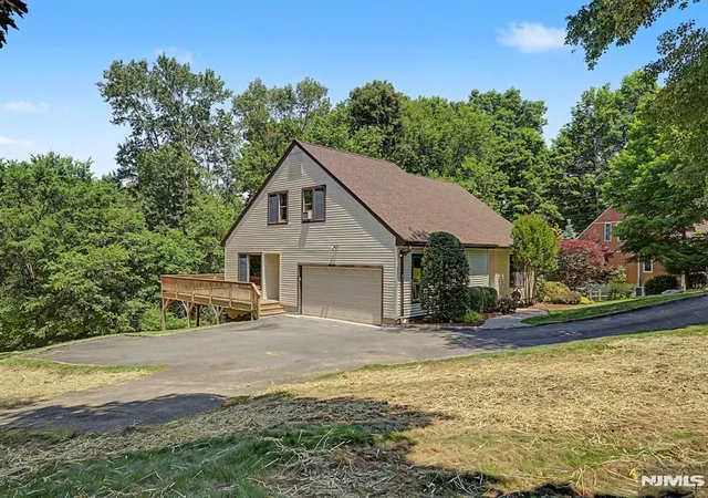2nd image of 829 Ramapo Valley Rd, Oakland, NJ 07436 | MLS# 26021777