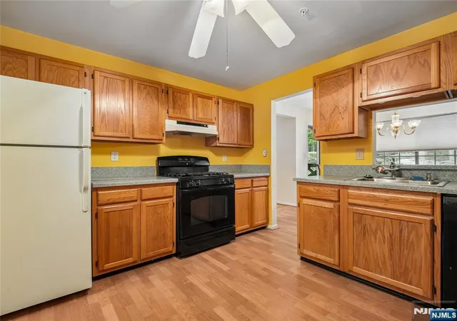 Homes for sale in Mahwah, NJ | 2710 Hemingway Ln, Mahwah, NJ 07430 | MLS# 26021781