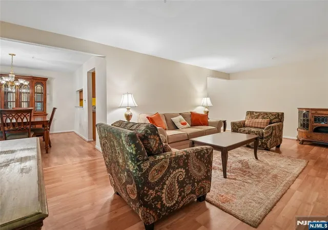 Homes for sale in Mahwah, NJ | 2710 Hemingway Ln, Mahwah, NJ 07430 | MLS# 26021781