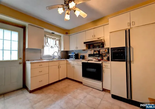 5th image of 36 Hemlock Ave, Lincoln Park Borough, NJ 07035 | MLS# 26021783